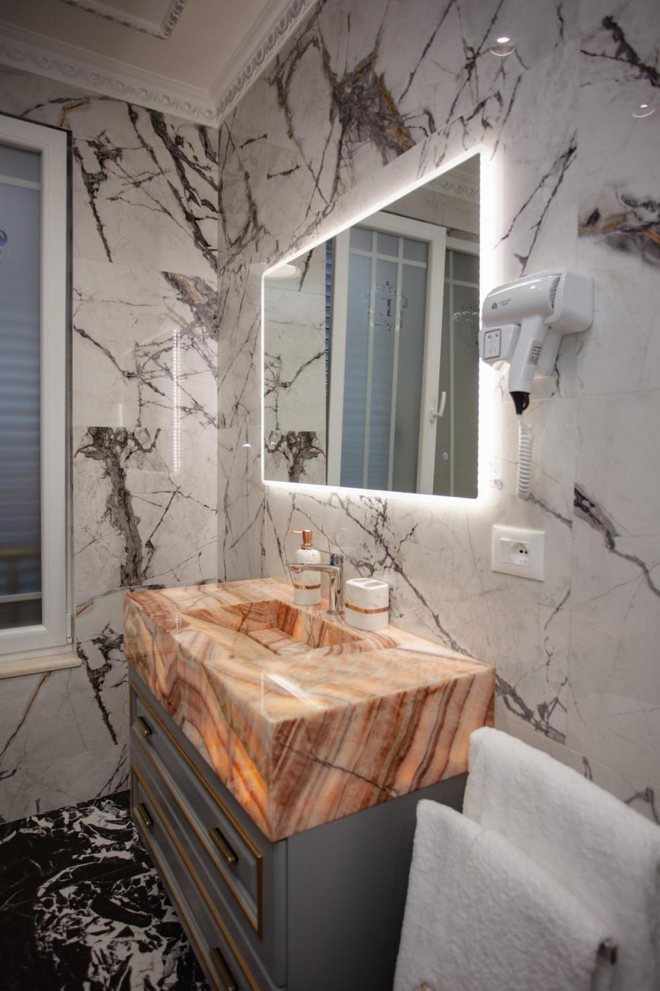 Ervini Boutique Hotel Shkodër 外观 照片