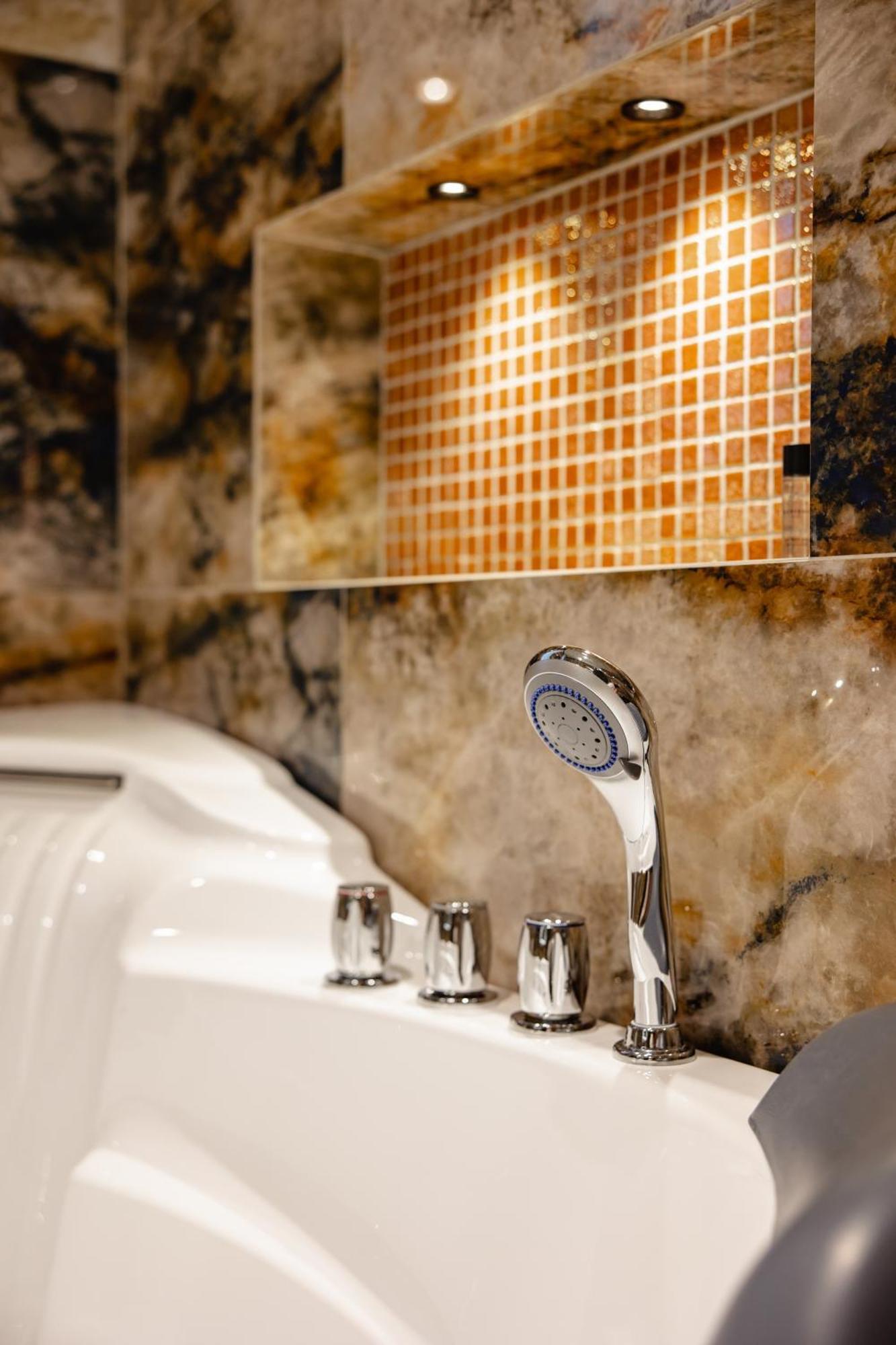Ervini Boutique Hotel Shkodër 外观 照片